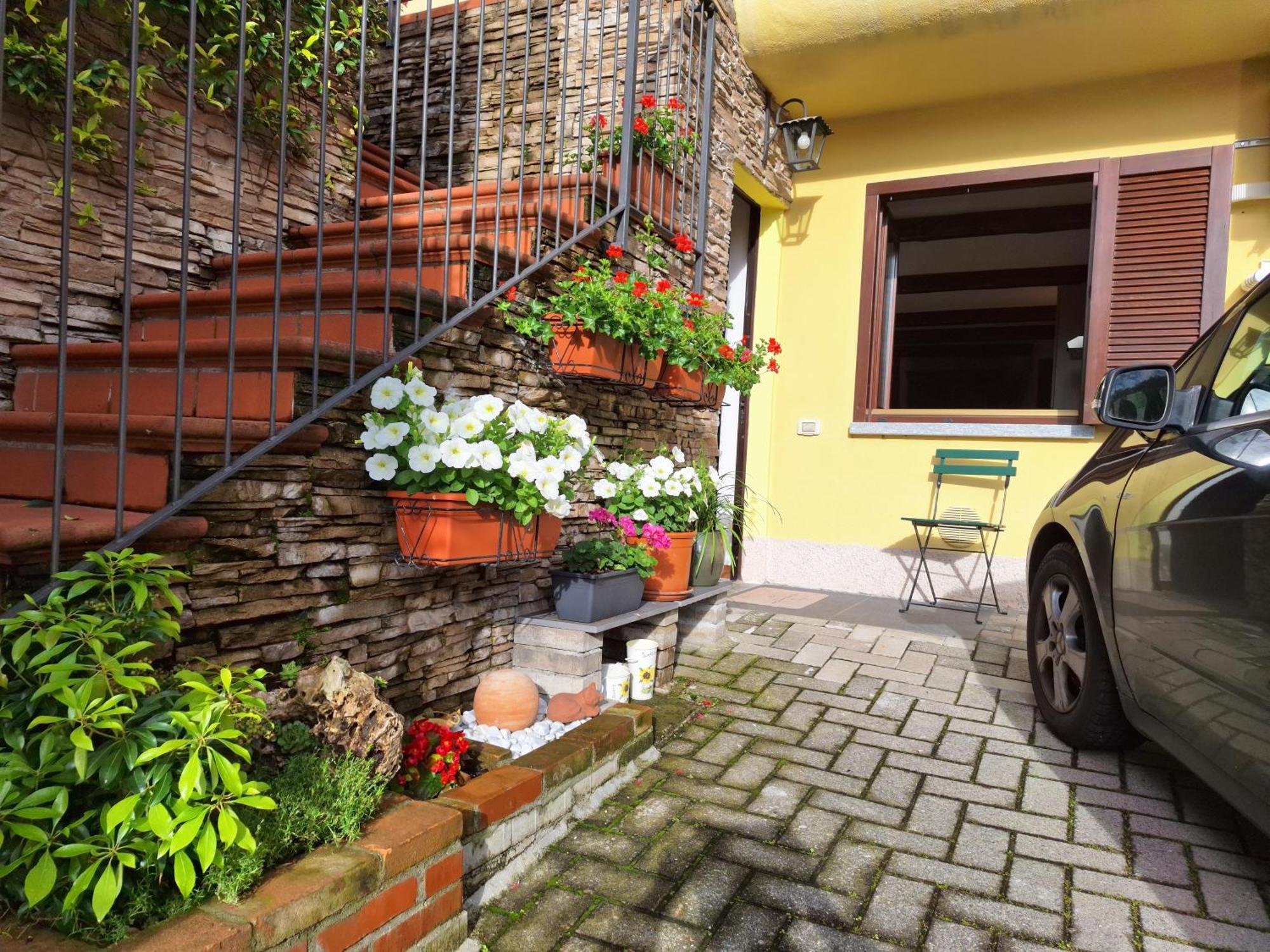 Relais Garden Lecco Bed & Breakfast Valmadrera Exterior photo